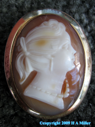 Cameo Brooch Pendant 12K Yellow Gold Antique 1900