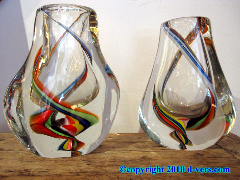 Pair of Italian Murano swirled design art glass vases from the 20th Century 