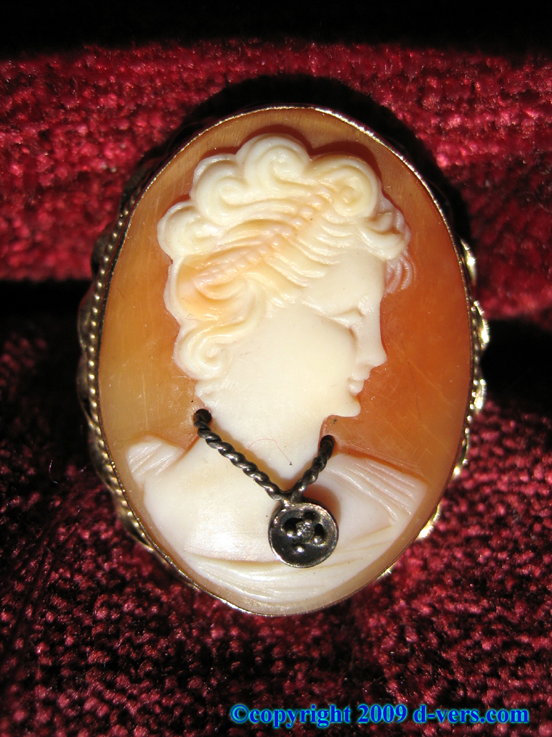 Yellow Gold 14K Cameo Ring with Diamond 