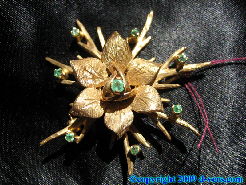 Floral Ray Brooch in 14K Yellow Gold 